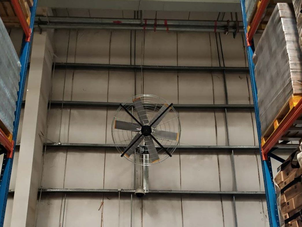 工業2米節能壁掛式大風扇 -愛睿,物流倉儲風扇安裝案例